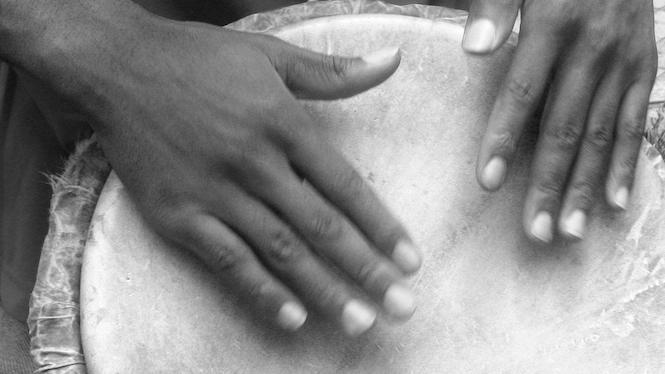 african drumming hands