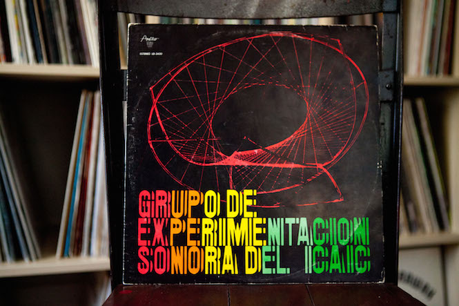 Sleeve design: Darío Mora. Grupo De Experimentación Sonora DelI.C.A.I.C. - Self-Titled