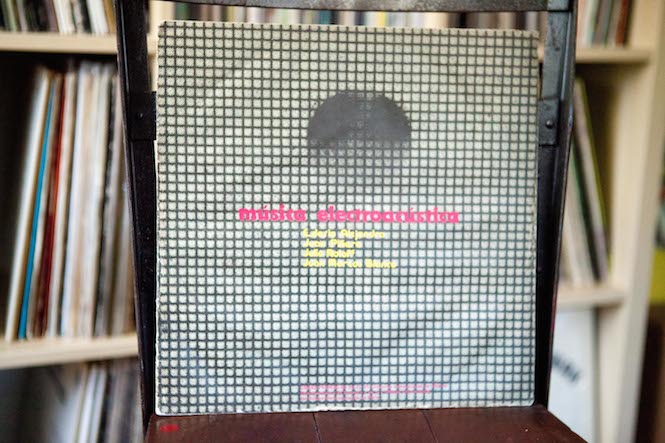 Sleeve design: Umberto Peña. Various - Música Electroacústica