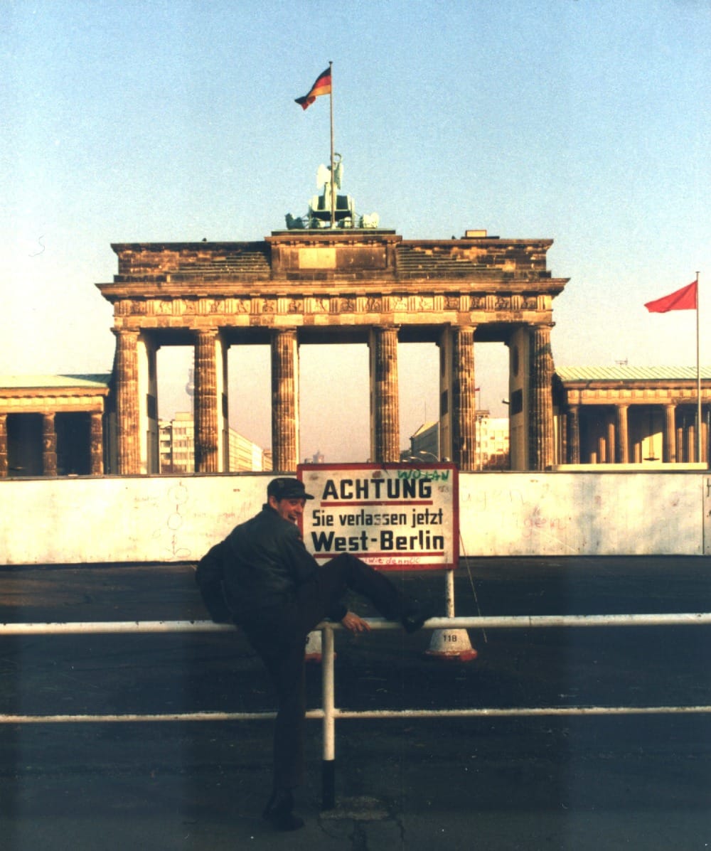 mark-reeder-brandenburger-tor-1984-photo-mark-reeder-small