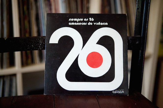 Sleeve design: Uncredited. Omari Portuondo - Siempre Es 26 / Amanecer De Victoria