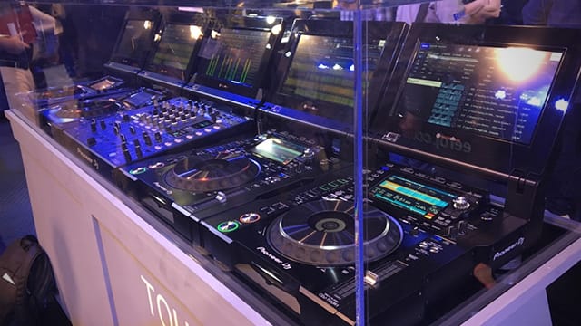 pioneer-cdj-djm-tour